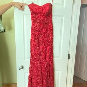 Elegant & festive Red Prom/homecoming dress